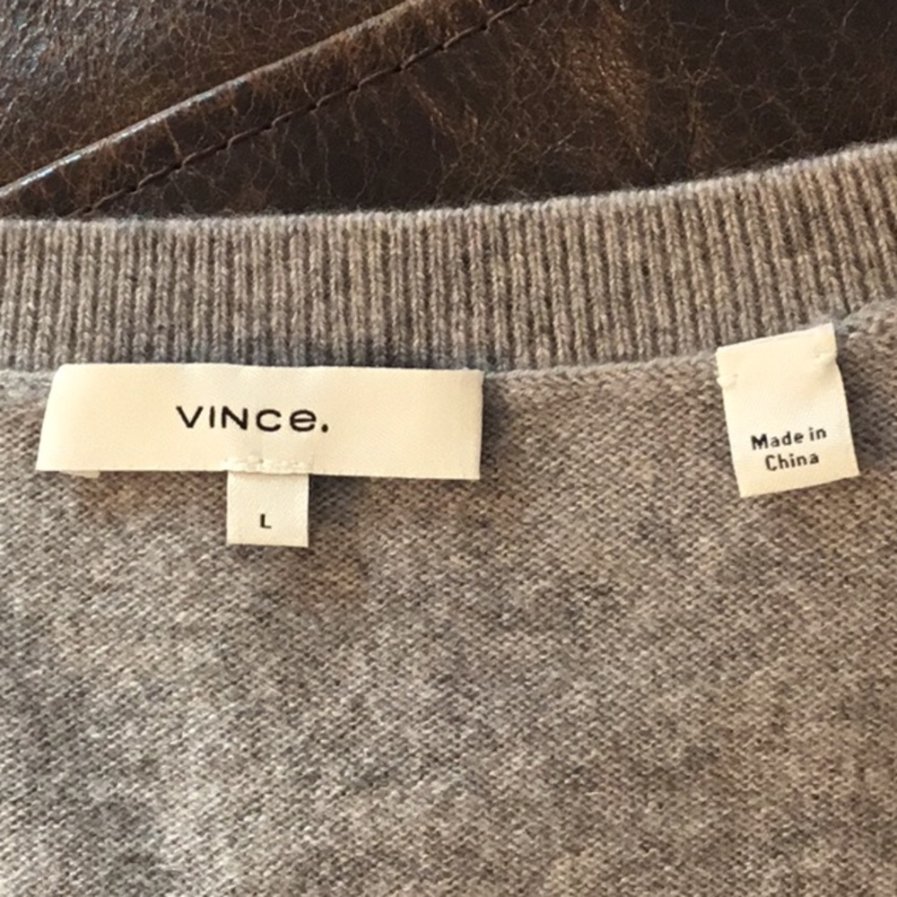 Vince Women’s 100% Cashmere V-Neck Sweater Light Heather Gray Size L - Picture 3 of 9